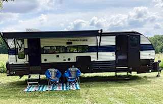 Reed’s Hassle Free Camper Rental-Delivery & Setup!