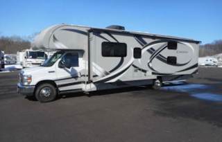 2015 Thor Motor Coach Chateau 31E Bunkhouse