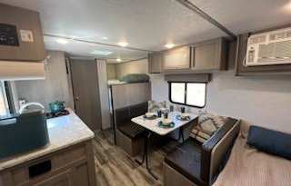 Coleman Camper 17b Cozy Getaway