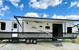 2023 Jayco - 2 Bdrm - KING bed! *Delivery Only*