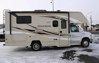 2017 Winnebago Minnie Winnie 22R